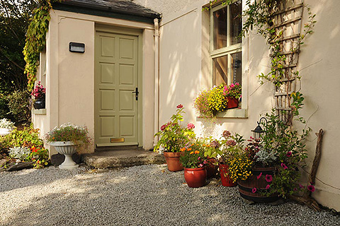 Traveller's Rest, Caherdaniel. County Kerry | Entrance to Hostel