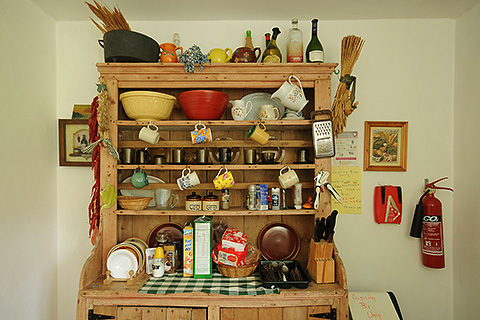 Traveller's Rest, Caherdaniel. County Kerry | Traditional Dresser Detail