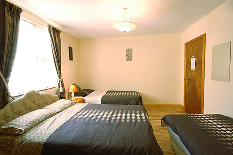 Southern Sun, Cahersiveen. County Kerry | Family Bedroom