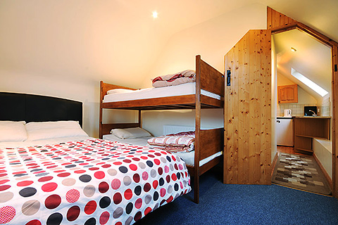 Sive Hostel, Cahersiveen. County Kerry | Family Bedroom with Kitchenette