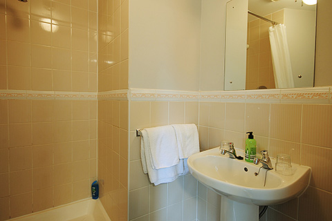 The Climber's Inn, Glencar. County Kerry | Ensuite Detail