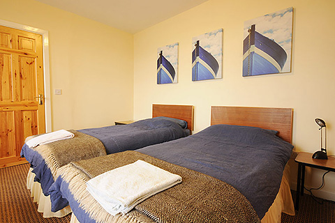 Cáitín's Pub & Accommodation, Kells. County Kerry | Twin Bedroom