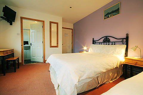 Watersedge, Kenmare. County Kerry | Family Bedroom