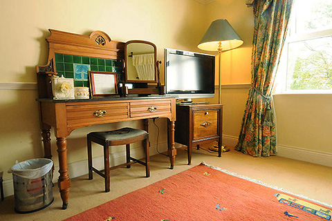 Fuchsia House, Killarney. County Kerry | Dressing Table and TV